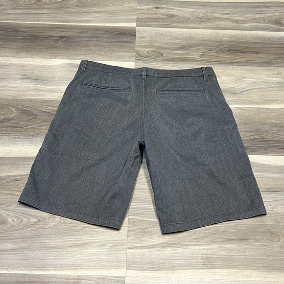 Quicksilver gray shorts size 34 - Picture 6 of 7